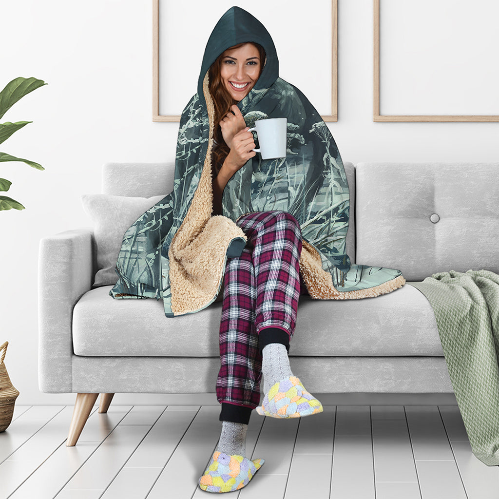 Howling Snowy Wolf Painting Print Hooded Blanket