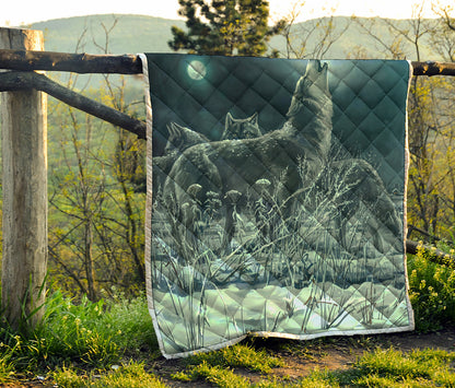 Howling Snowy Wolf Painting Print Quilt