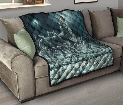 Howling Snowy Wolf Painting Print Quilt