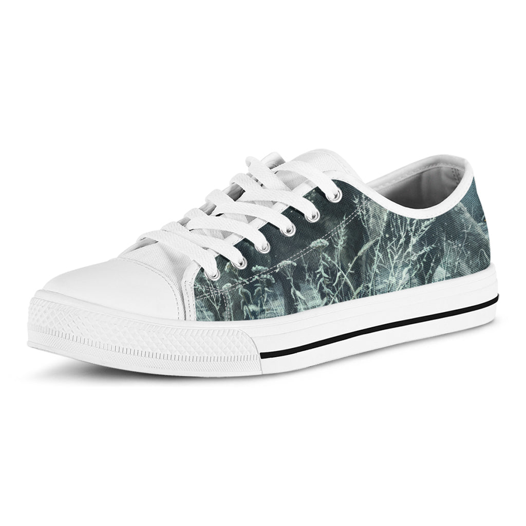 Howling Snowy Wolf Painting Print White Low Top Shoes