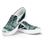 Howling Snowy Wolf Painting Print White Slip On Shoes
