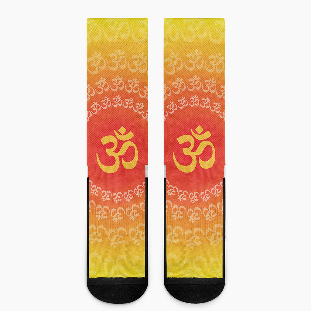 Indian Om Sign Print Crew Socks