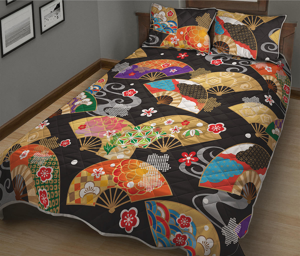 Japanese Hand Fan Pattern Print Quilt Bed Set