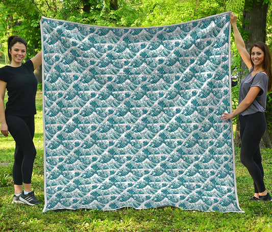 Japanese Kanagawa Wave Pattern Print Quilt