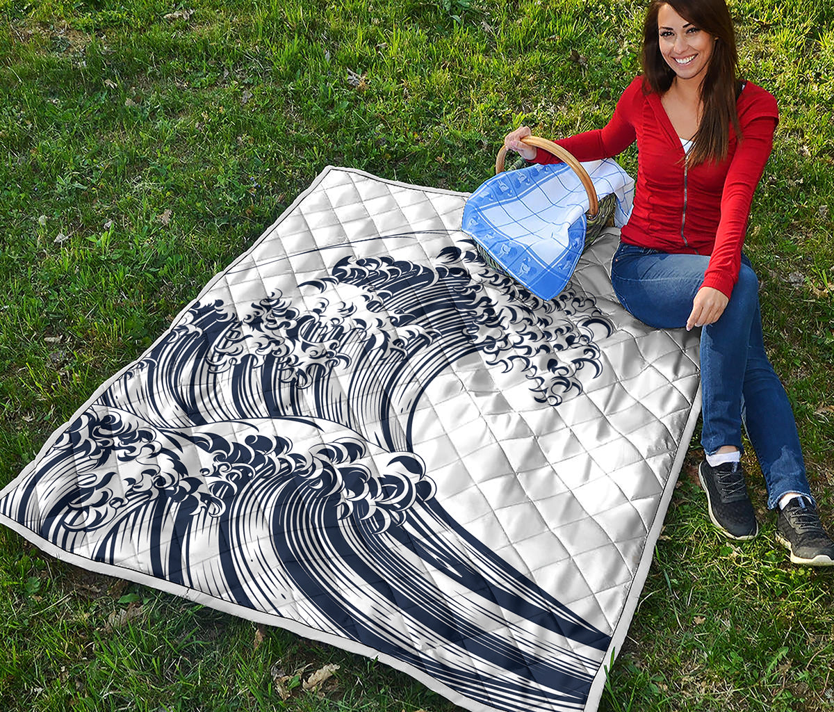 Japanese Kanagawa Wave Print Quilt