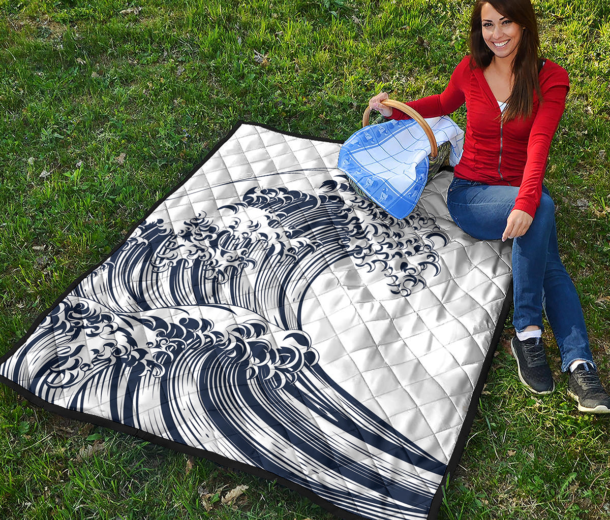 Japanese Kanagawa Wave Print Quilt