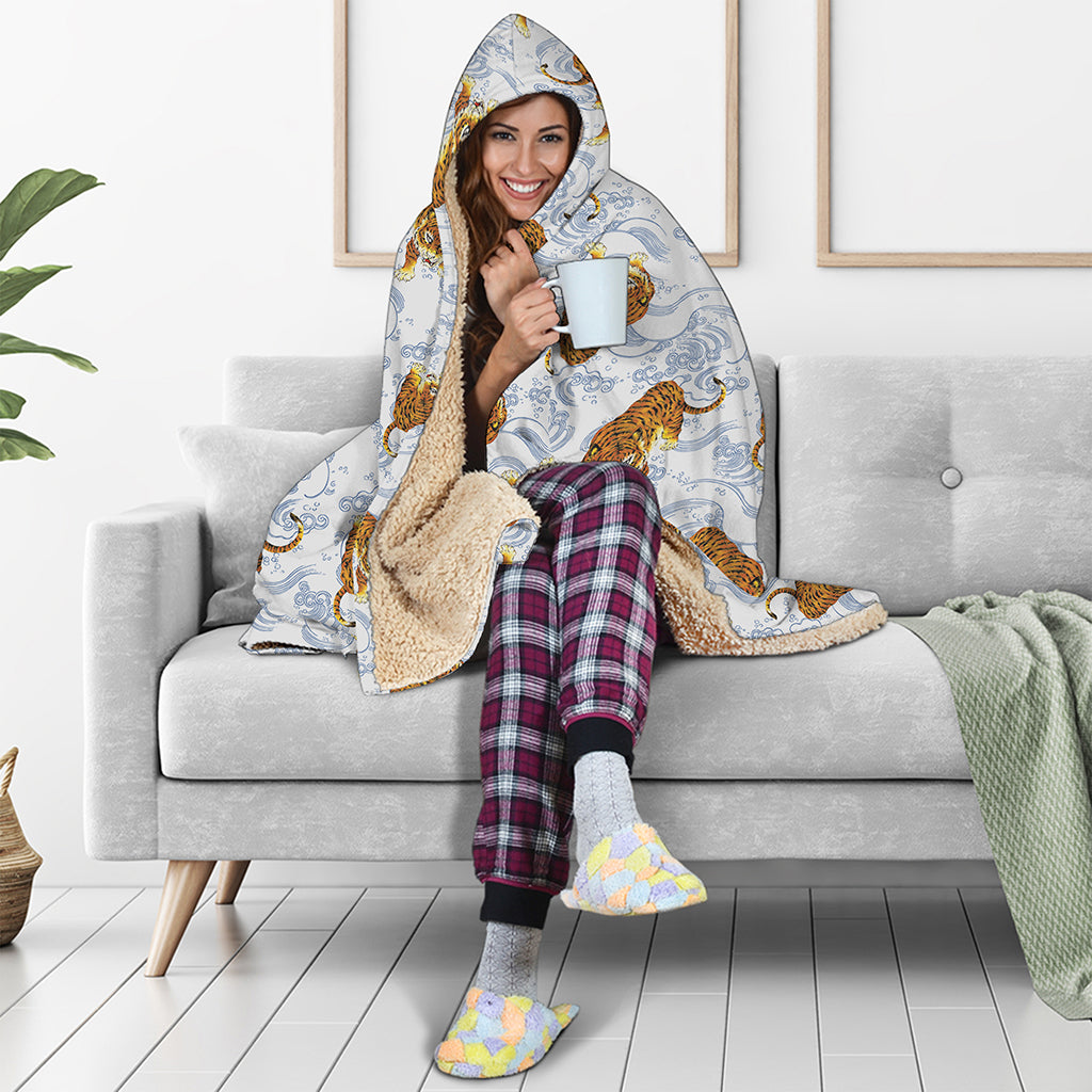 Japanese Tiger Pattern Print Hooded Blanket