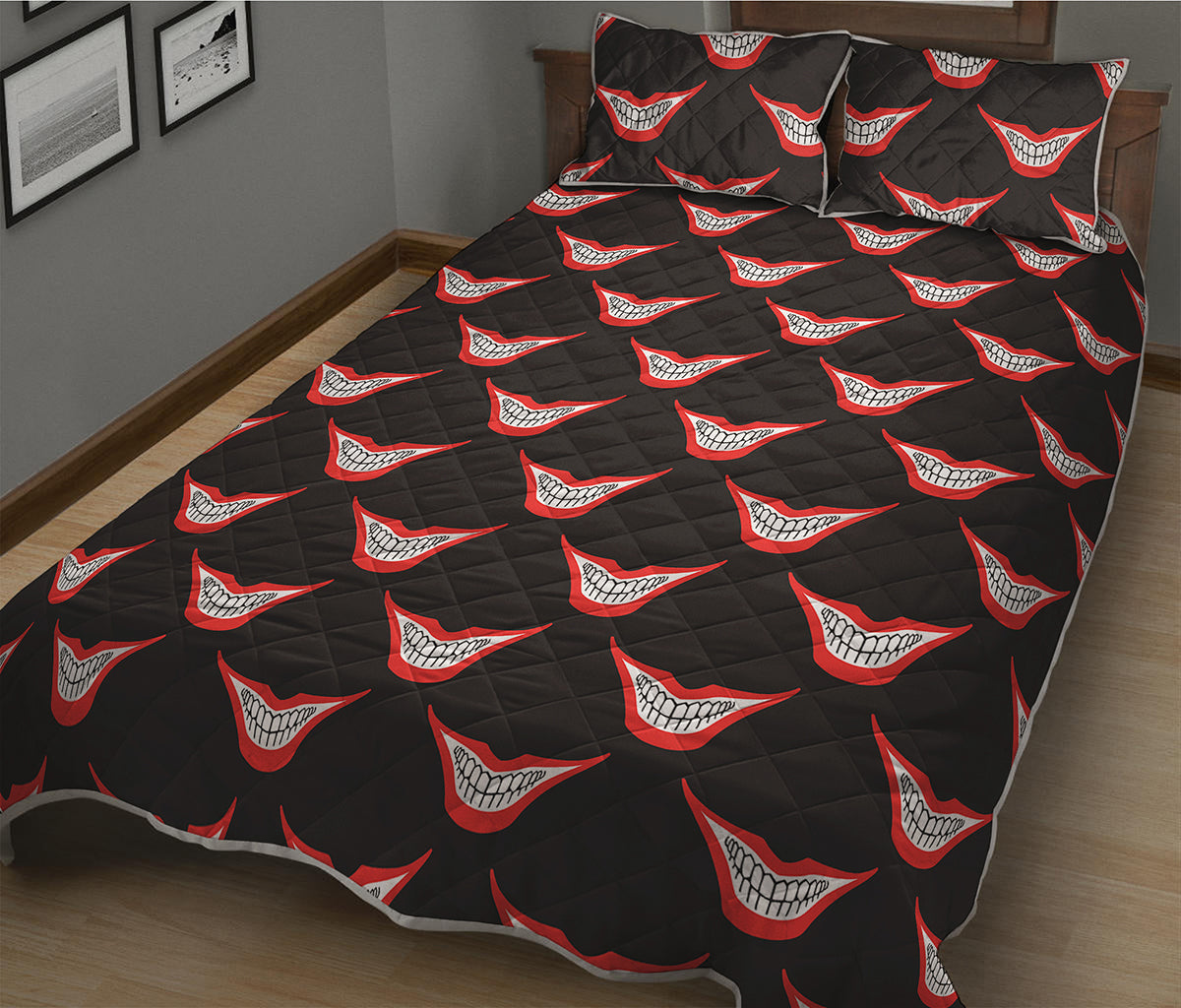 Joker Smile Pattern Print Quilt Bed Set