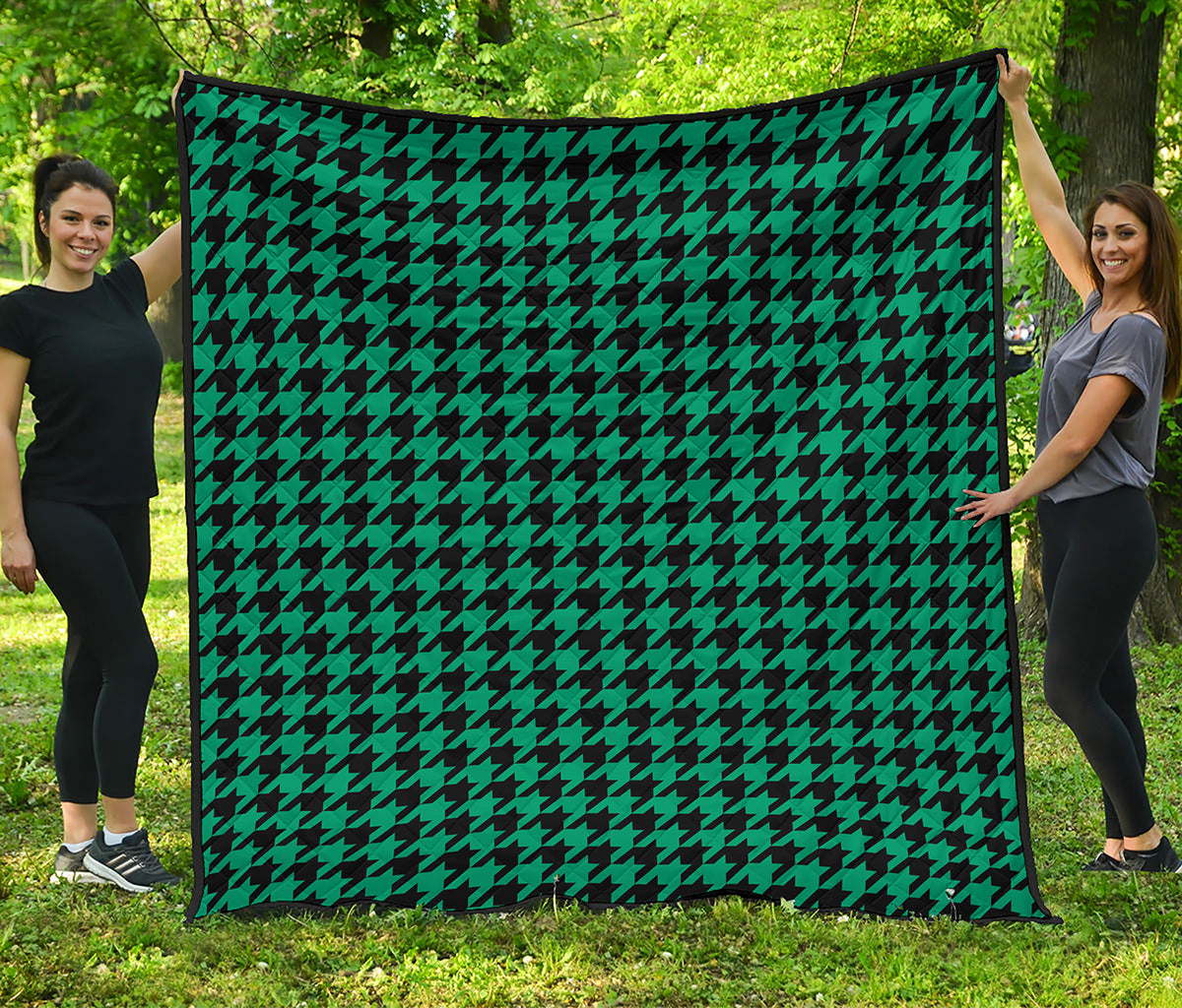 Jungle Green And Black Houndstooth Print Quilt