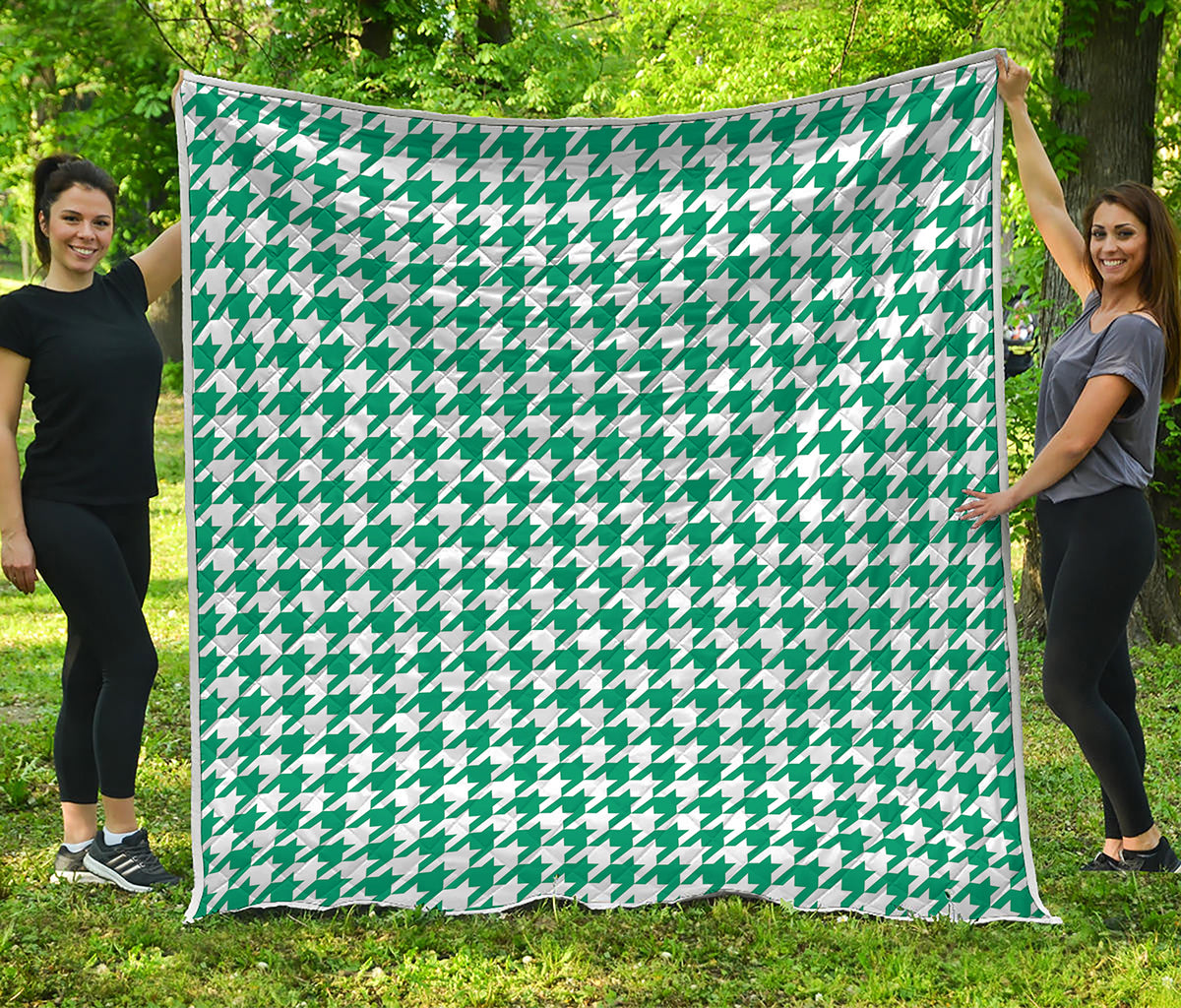Jungle Green And White Houndstooth Print Quilt
