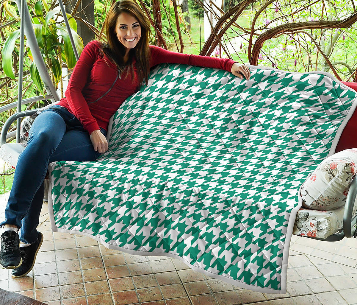 Jungle Green And White Houndstooth Print Quilt