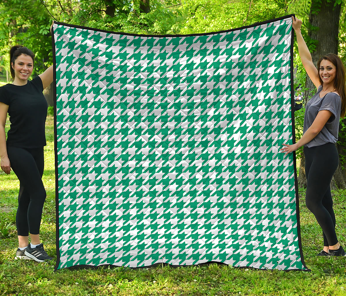 Jungle Green And White Houndstooth Print Quilt