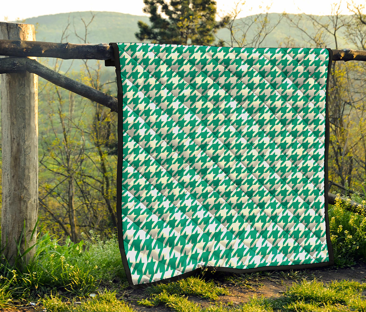 Jungle Green And White Houndstooth Print Quilt