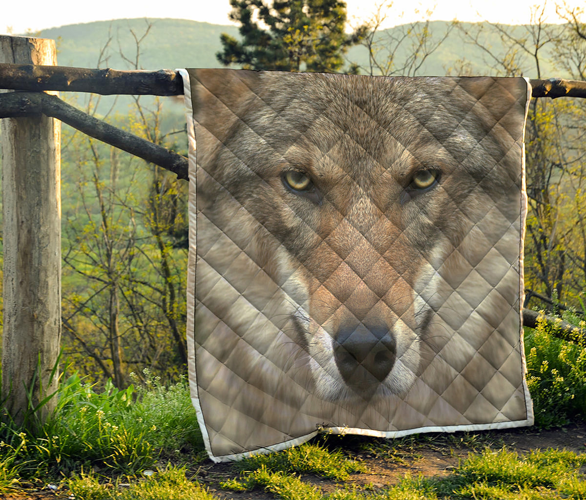 Jungle Wolf Print Quilt