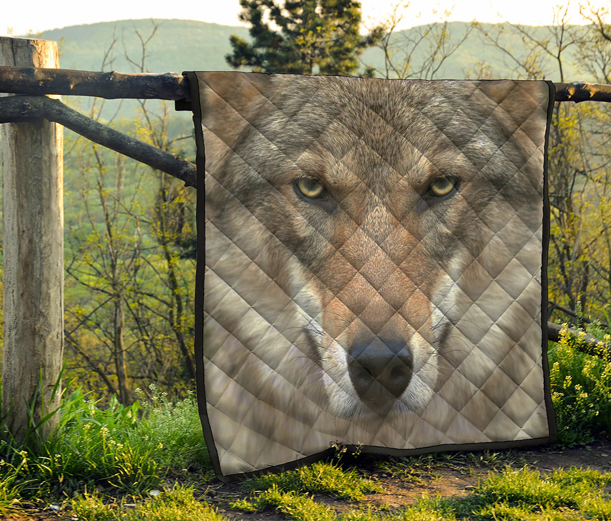 Jungle Wolf Print Quilt