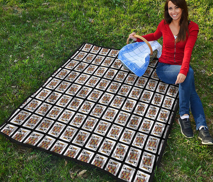 King Of Clubs Playing Card Pattern Print Quilt