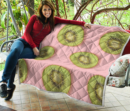 Kiwi Slices Pattern Print Quilt