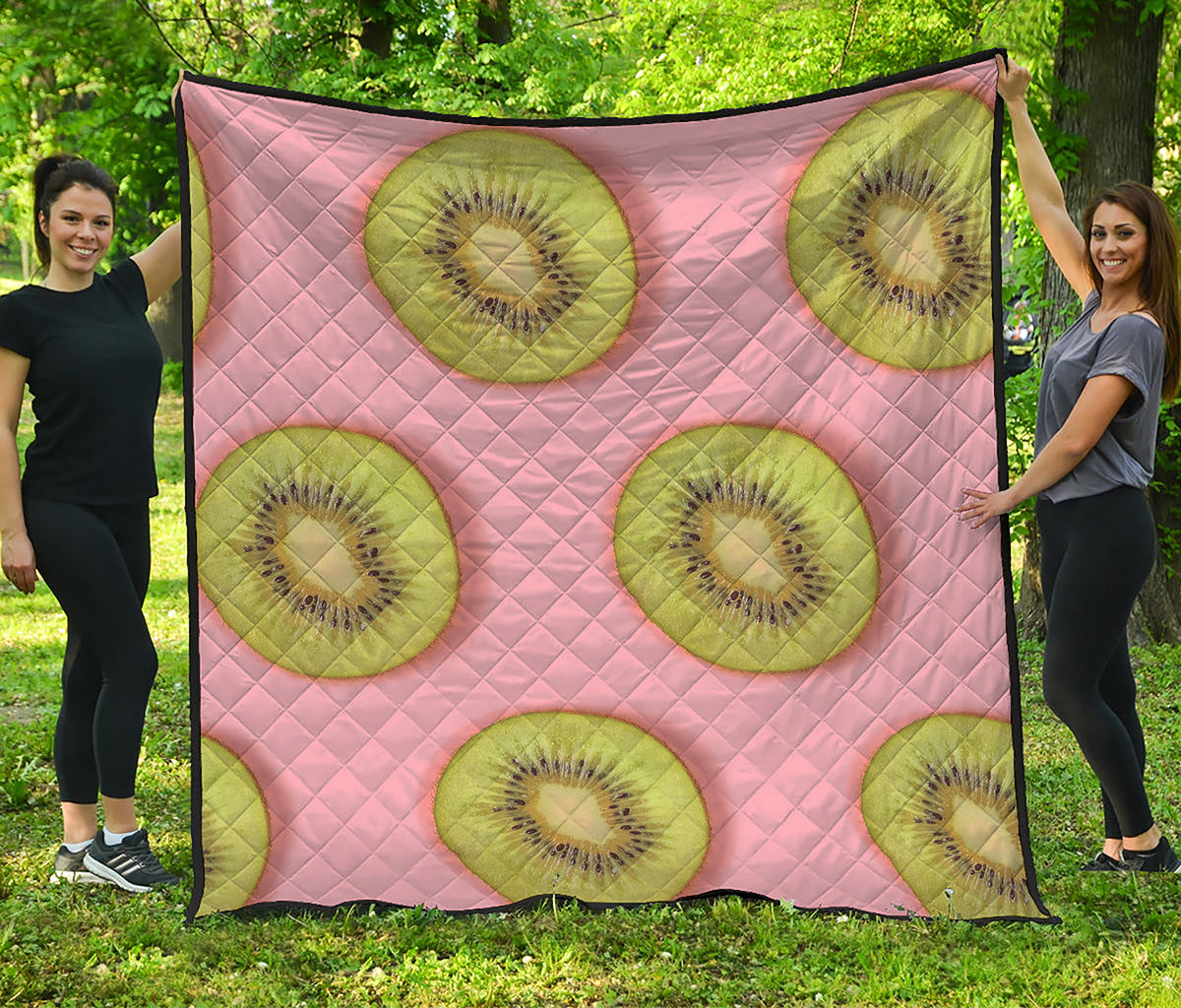 Kiwi Slices Pattern Print Quilt