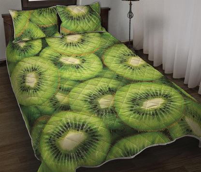 Kiwi Slices Print Quilt Bed Set
