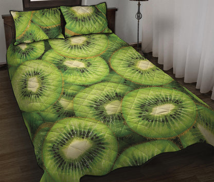 Kiwi Slices Print Quilt Bed Set