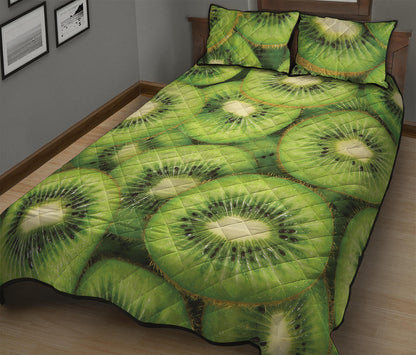 Kiwi Slices Print Quilt Bed Set