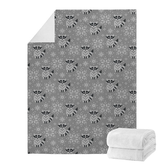 Knitted Raccoon Pattern Print Blanket