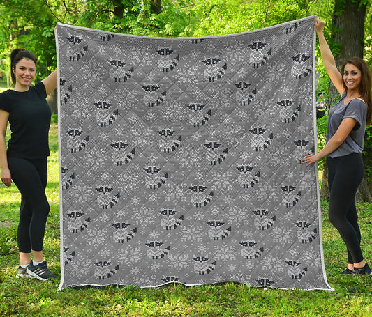 Knitted Raccoon Pattern Print Quilt