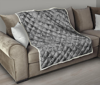 Knitted Raccoon Pattern Print Quilt