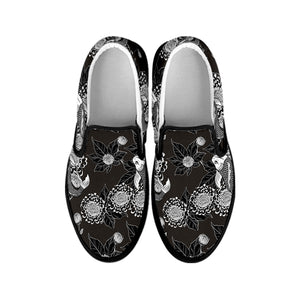 Koi Carp And Chrysanthemum Pattern Print Black Slip On Shoes