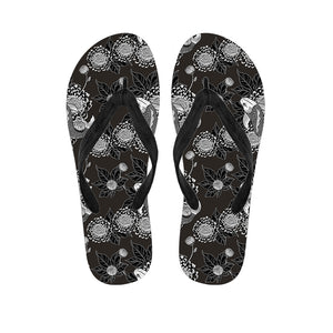 Koi Carp And Chrysanthemum Pattern Print Flip Flops