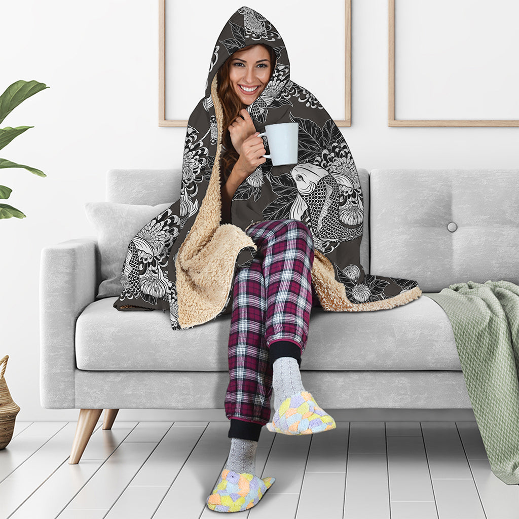 Koi Carp And Chrysanthemum Pattern Print Hooded Blanket