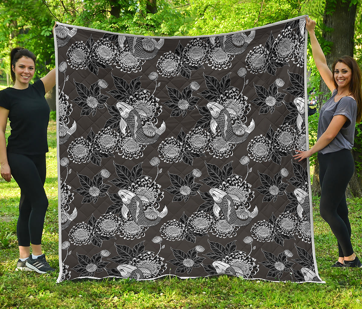 Koi Carp And Chrysanthemum Pattern Print Quilt
