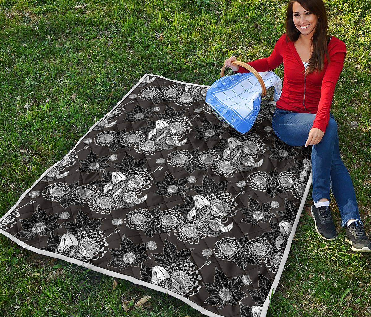 Koi Carp And Chrysanthemum Pattern Print Quilt