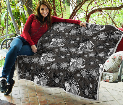 Koi Carp And Chrysanthemum Pattern Print Quilt