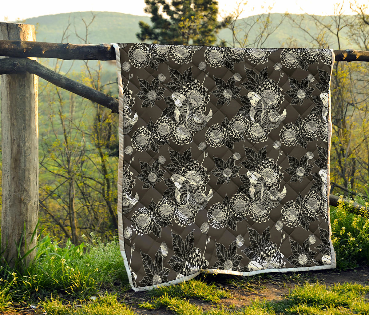 Koi Carp And Chrysanthemum Pattern Print Quilt