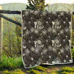 Koi Carp And Chrysanthemum Pattern Print Quilt