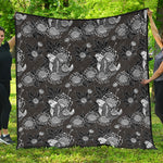 Koi Carp And Chrysanthemum Pattern Print Quilt