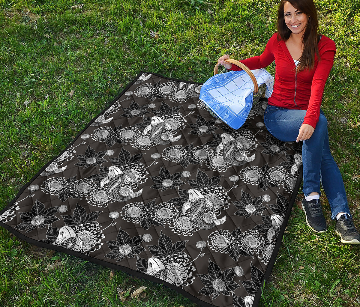 Koi Carp And Chrysanthemum Pattern Print Quilt