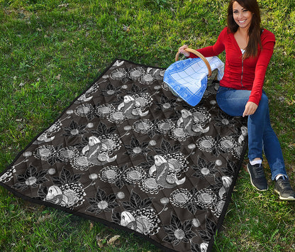Koi Carp And Chrysanthemum Pattern Print Quilt