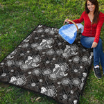 Koi Carp And Chrysanthemum Pattern Print Quilt