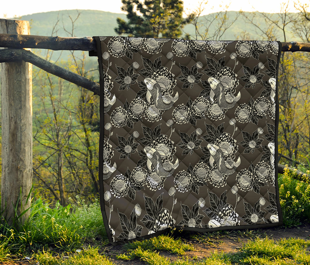Koi Carp And Chrysanthemum Pattern Print Quilt