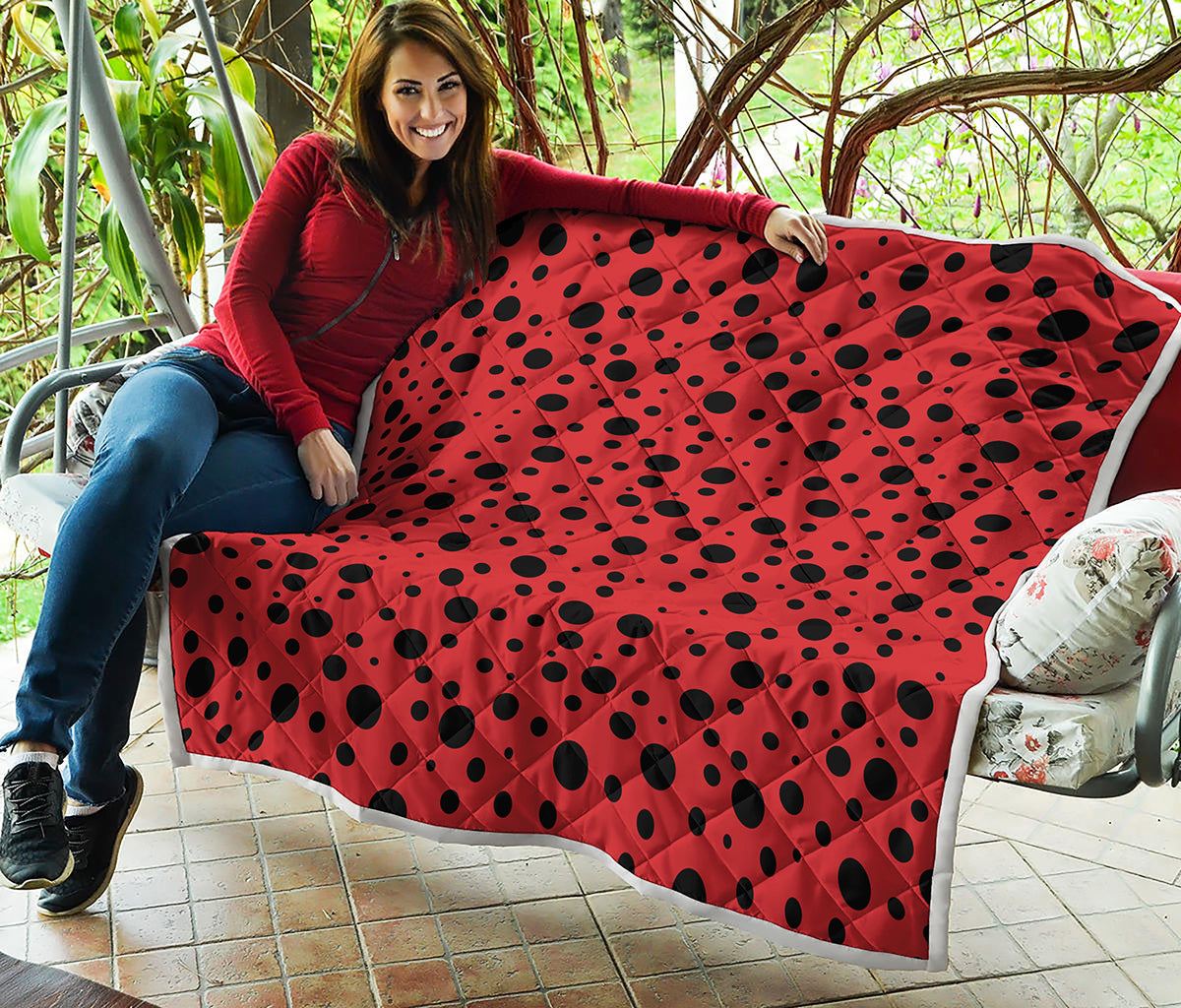 Ladybug Spots Pattern Print Quilt