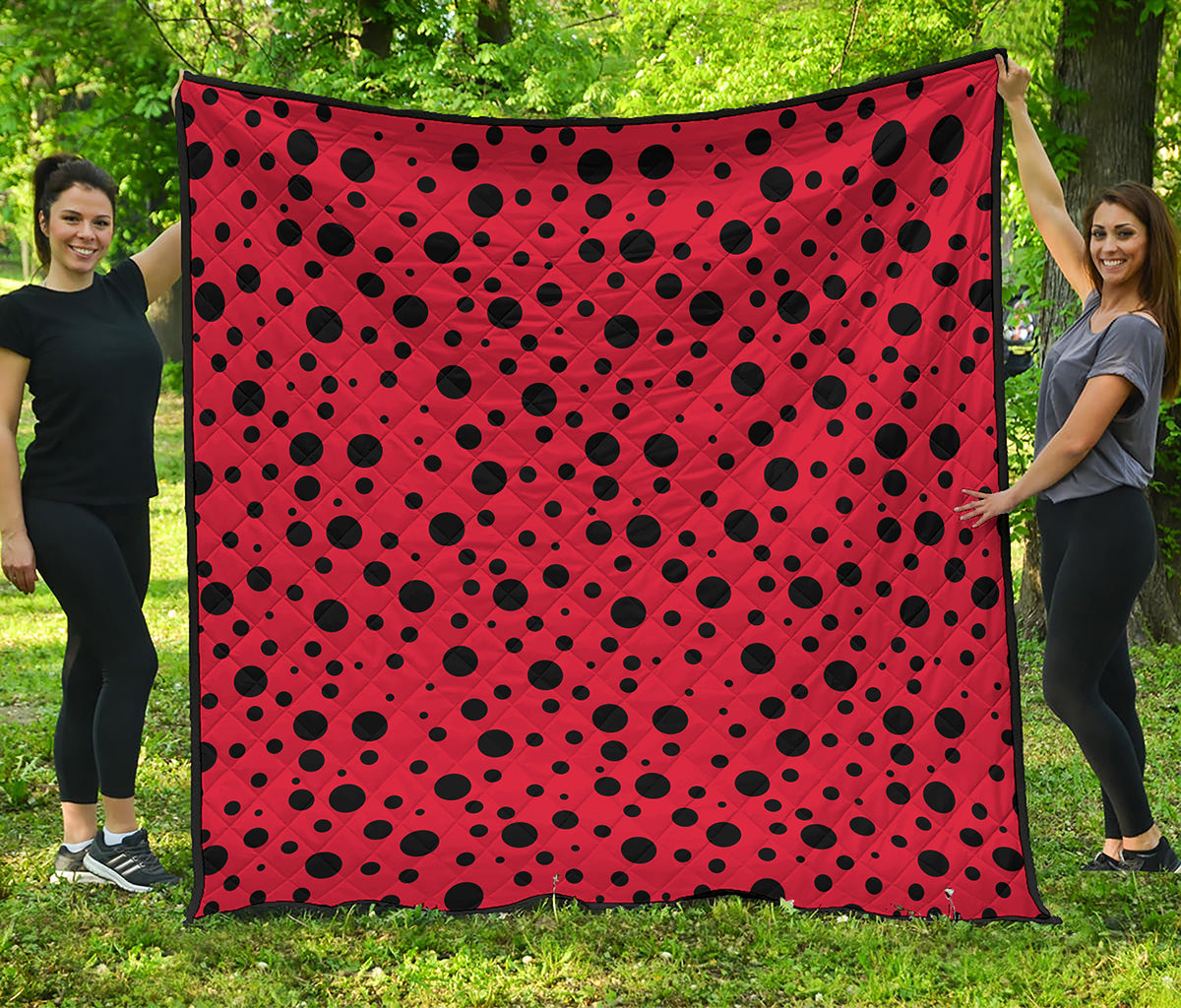 Ladybug Spots Pattern Print Quilt