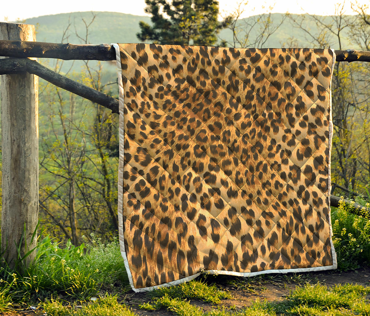 Leopard Pattern Print Quilt