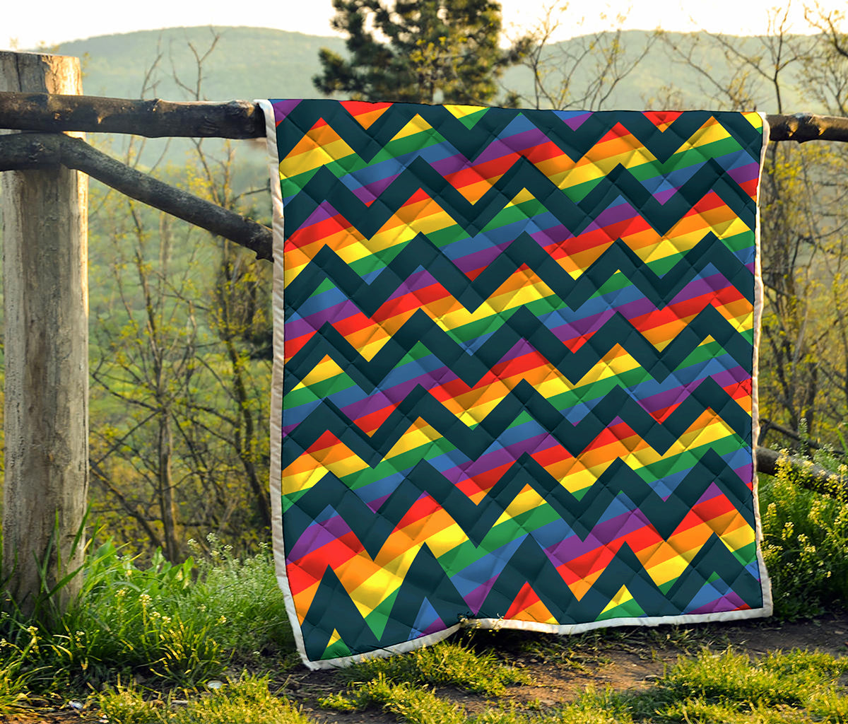 LGBT Pride Rainbow Chevron Pattern Print Quilt