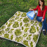 Light Tropical Leaf Pattern Print Quilt