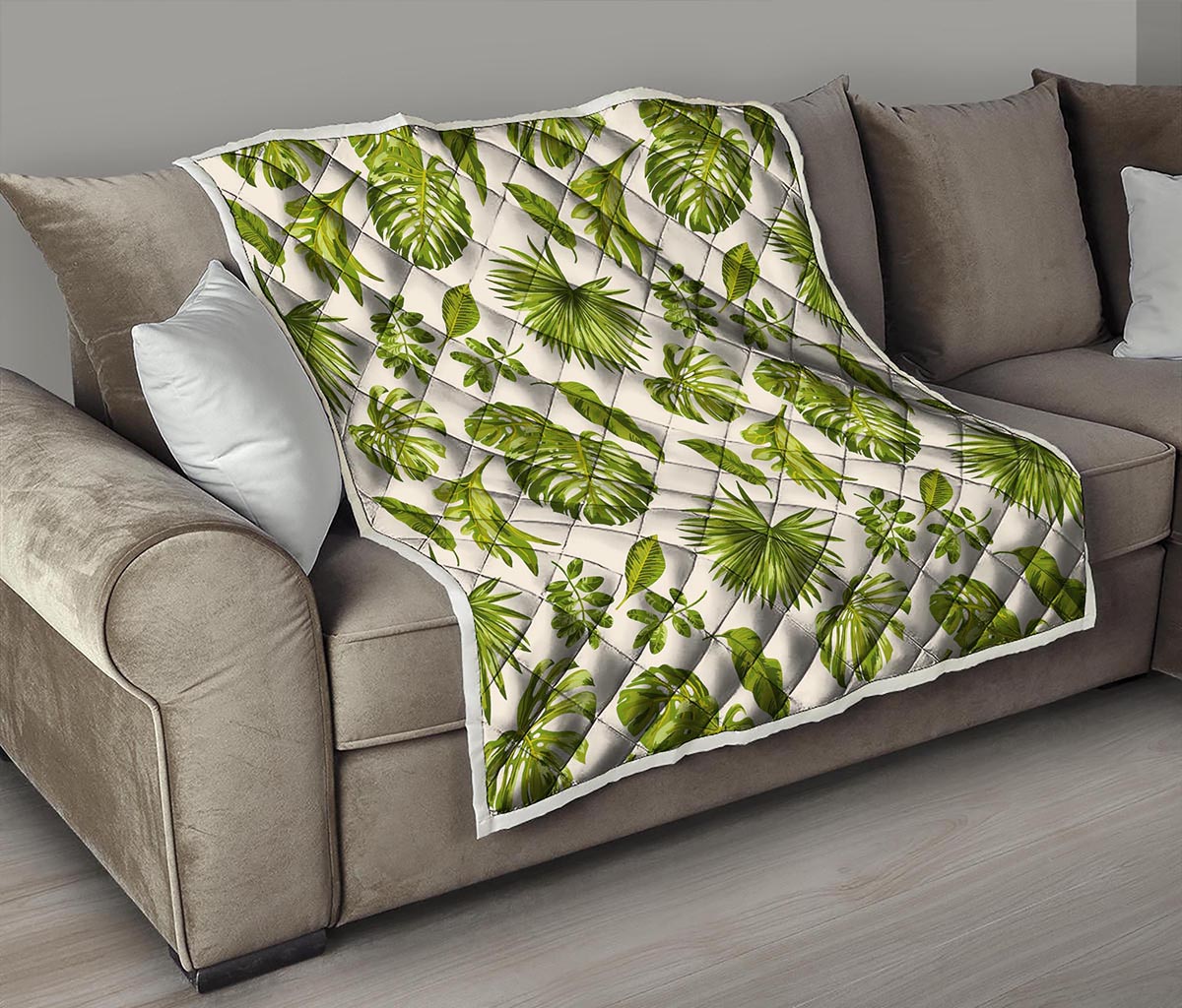 Light Tropical Leaf Pattern Print Quilt