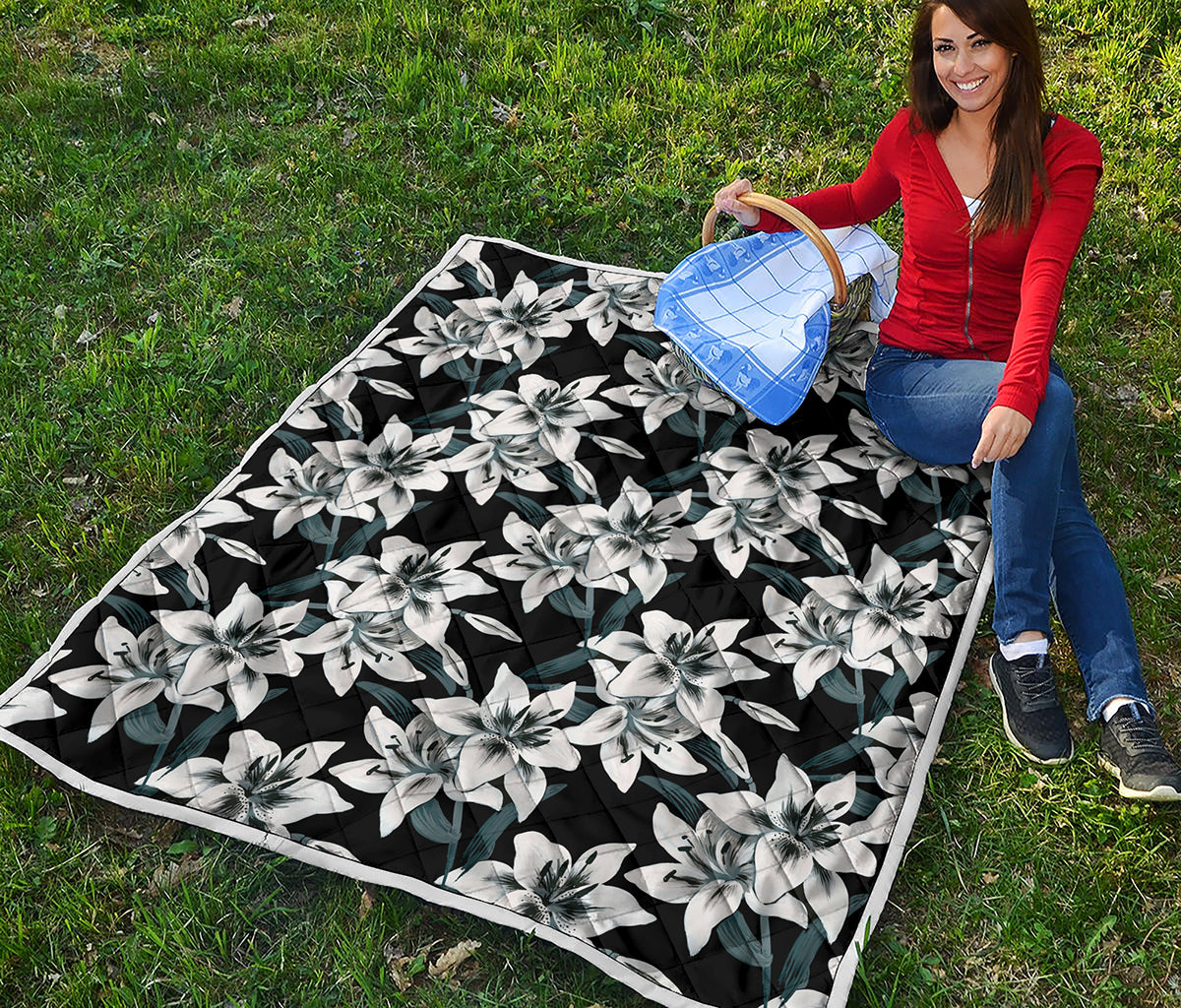Lily Floral Pattern Print Quilt
