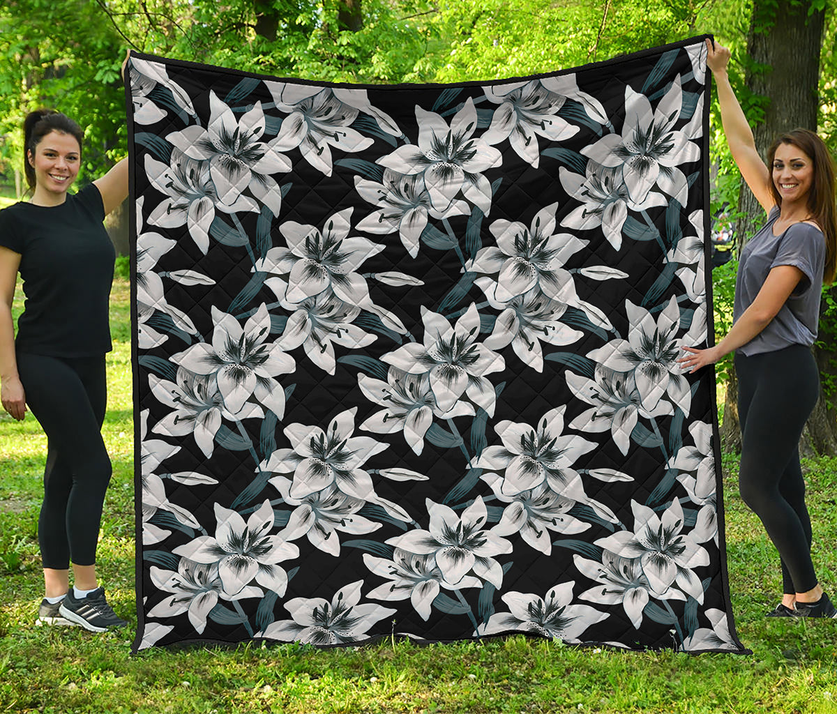 Lily Floral Pattern Print Quilt