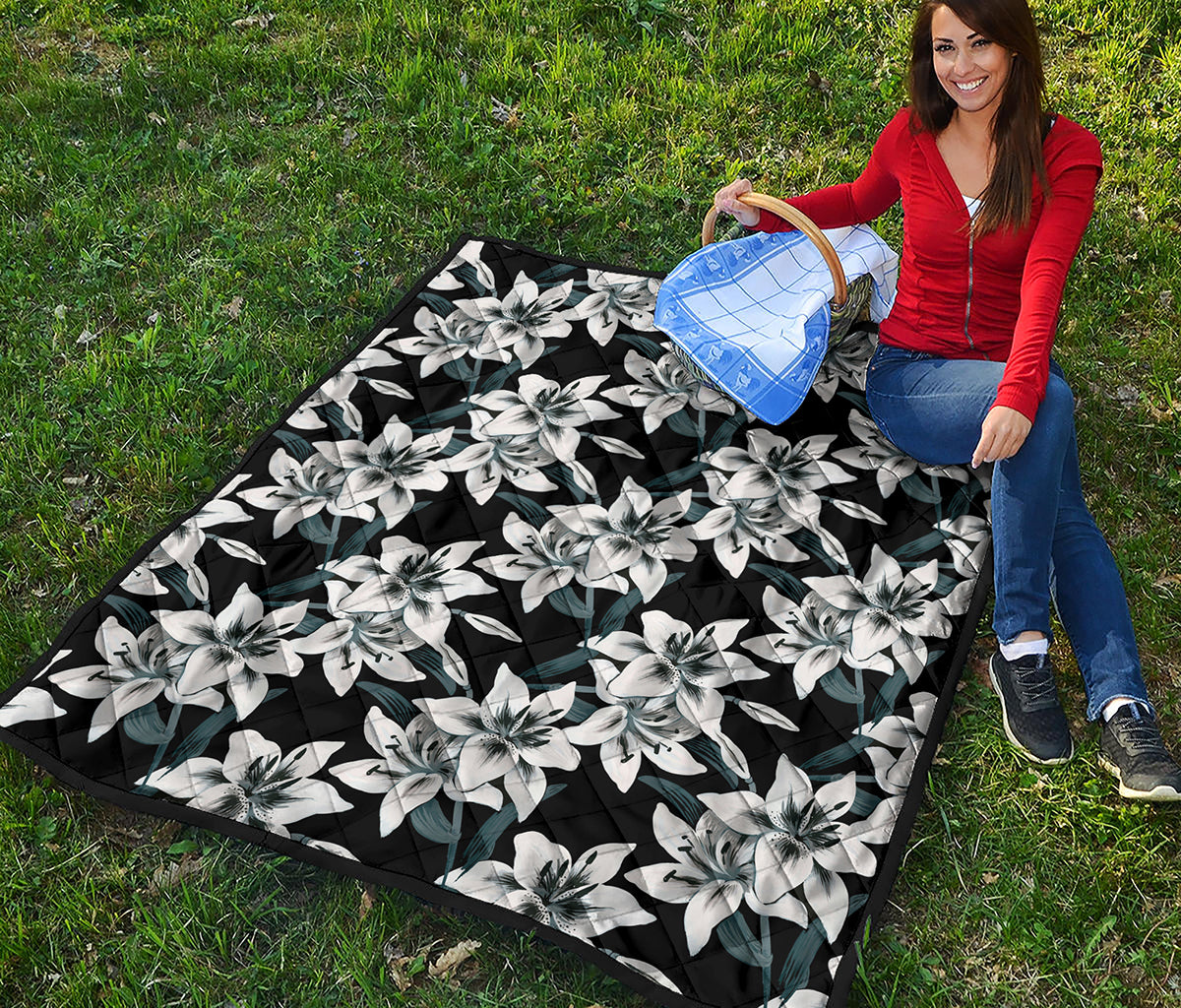 Lily Floral Pattern Print Quilt